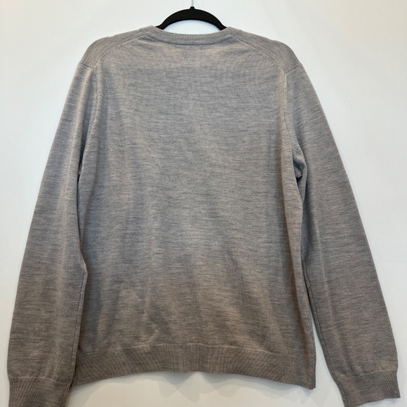 Banana Republic Men’s Extra Fine Merino Wool V-Neck Gray Sweater Large - Picture 8 of 11